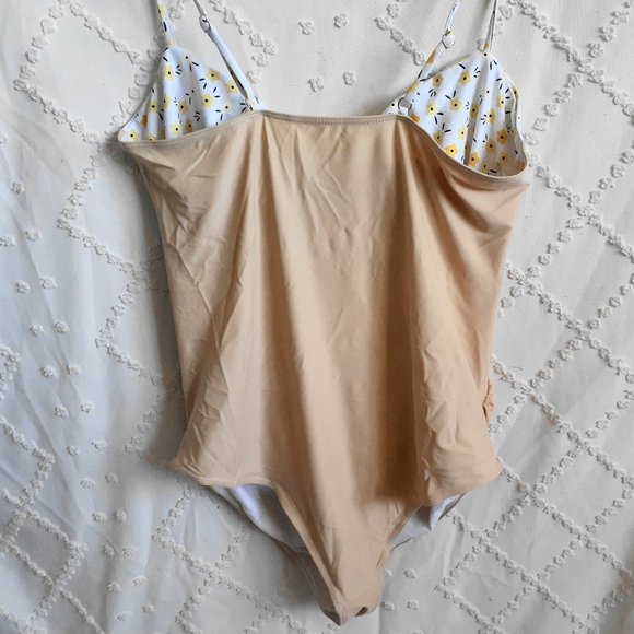 1 PC SWIMSUIT FLORAL CUT OUT CHEEKY RUCHED BATHING SUIT MONOKINI-WOMENS SIZE L - Picture 3 of 3